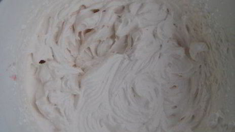 безе с вишней снежный шар