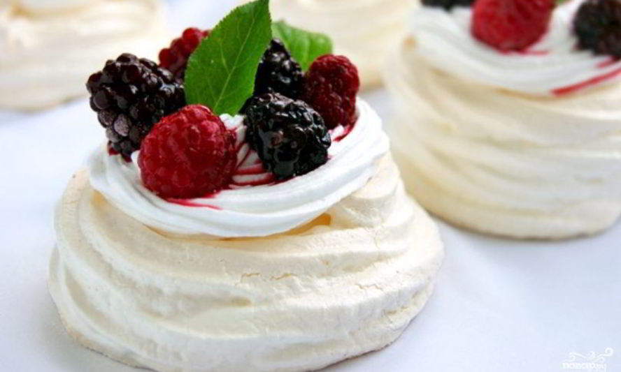 Рецепт безе с ягодами