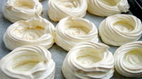 безе с ягодами