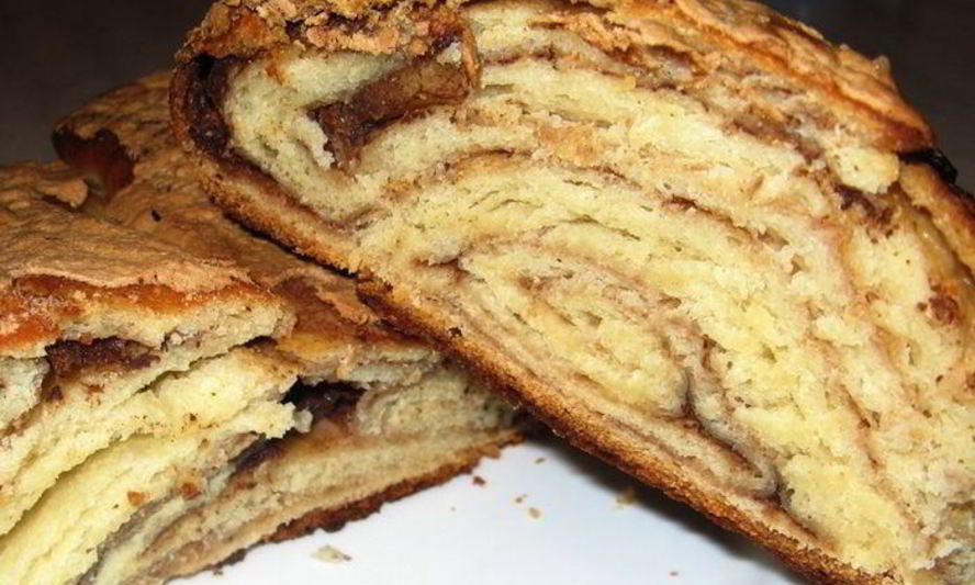 Рецепт сдобный рулет под шапкой безе