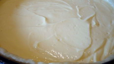 творожный десерт с пудингом и вишневым безе чизкейк