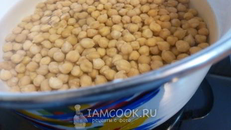 вегетарианское безе с малиной из нутового отвара