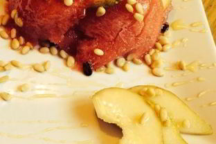 Десерт из арбуза и сыра