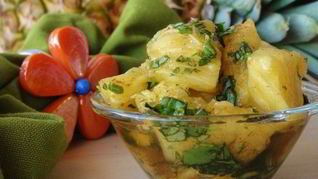 Десерт из свежего ананаса