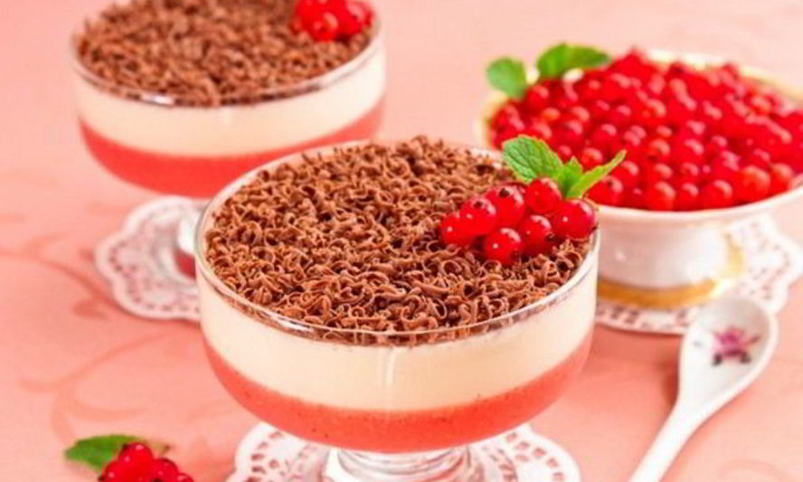 Рецепт десерт-желе с красной смородиной и сливками