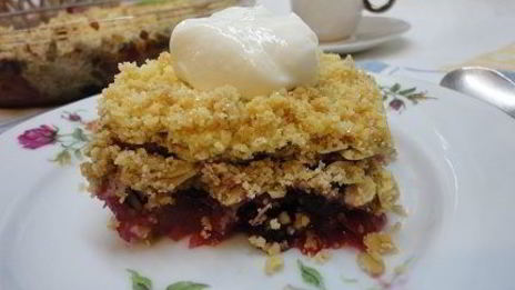 фруктово-ягодный крамбл