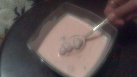 йогурт домашний с клубникой