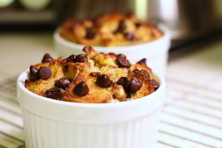 Хлебный пудинг с бананом и шоколадом