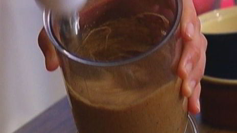 хлебный пудинг с черносливом и изюмом