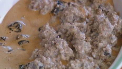 хлебный пудинг с черносливом и изюмом
