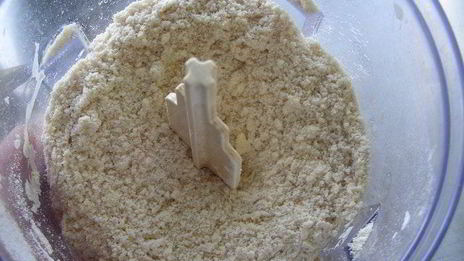 клафути с фруктами и корочкой из коричневого сахара