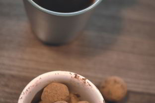 Кокосовые конфеты с финиками