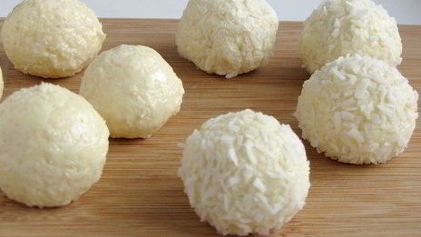 конфеты барфи с кешью и кедровыми орешками