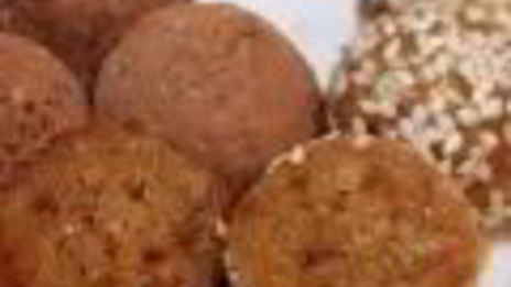 марципановые конфеты из нута, миндаля и фиников