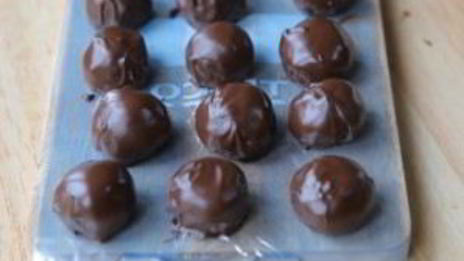 шоколадные конфеты с орехами и коньяком