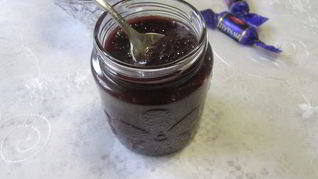 Сливовый джем с трюфельными конфетами