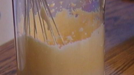 бисквит с клубникой и сливочным кремом