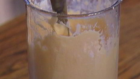 бисквит с клубникой и сливочным кремом