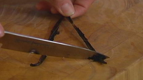 бисквит с клубникой и сливочным кремом