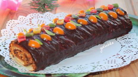 имбирный рулет с кремом и цукатами