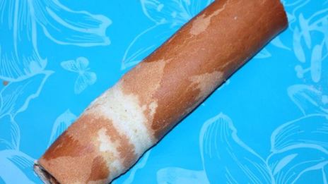 имбирный рулет с кремом и цукатами