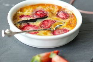 Клубничный крем-карамель