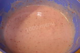 Крем из белого шоколада с клубникой и мятой