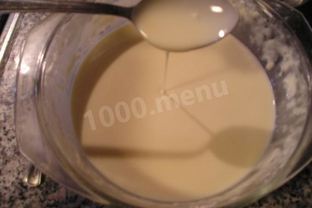 Крем из сметаны и сгущенки для торта