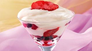 Марципановый крем с ягодами