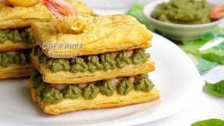 Мильфей с креветками, сыром Джюгас и кремом из авокадо