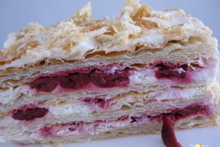 Мильфей с вишнями и сливочным кремом