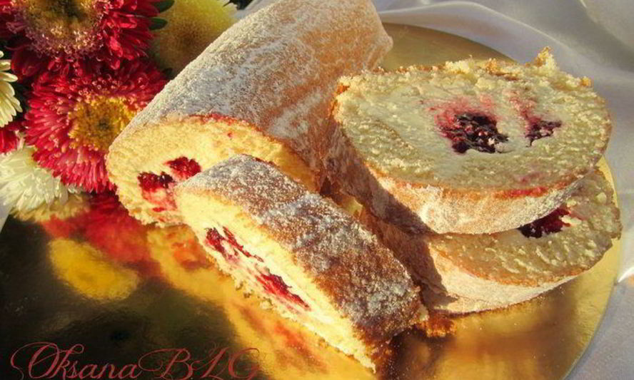 Рецепт необыкновенно нежный бисквитный рулет с молочно-масляным кремом