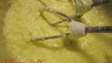 необыкновенно нежный бисквитный рулет с молочно-масляным кремом