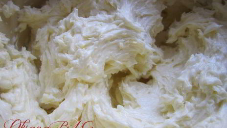 необыкновенно нежный бисквитный рулет с молочно-масляным кремом