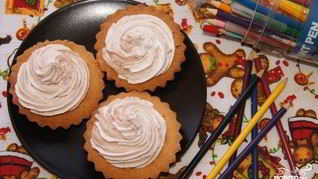 Песочные корзиночки с белковым кремом