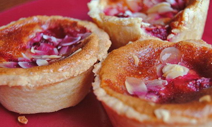 Рецепт песочные корзиночки с кремом и малиной