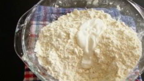 песочные корзиночки с творожным кремом