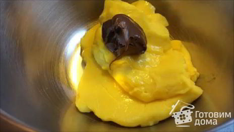 пончики с ванильно-шоколадным кремом