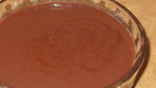 Шоколадный крем с вишней