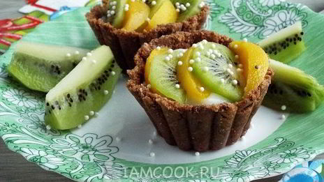 шоколадные корзинки с кремом и фруктами