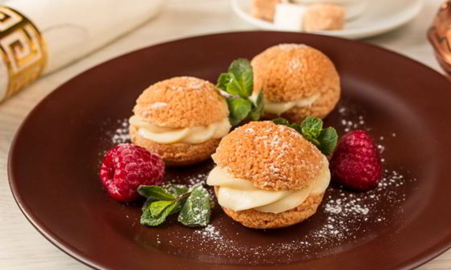 Рецепт шу с заварным и малиновым кремом