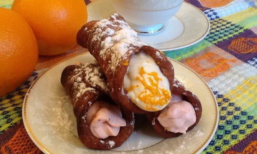 Рецепт сицилийские канноли с рикоттой и сливочно-клубничным кремом