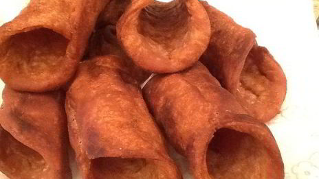 сицилийские канноли с рикоттой и сливочно-клубничным кремом