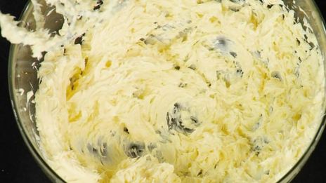 слоеные корзиночки с кремом и ягодами