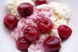 Творожный крем с вишней