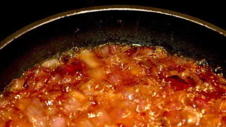 стейк с соусом луковый мармелад