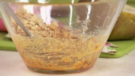 медовые груши с орехами и запеченным инжиром