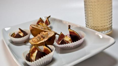 медовые груши с орехами и запеченным инжиром