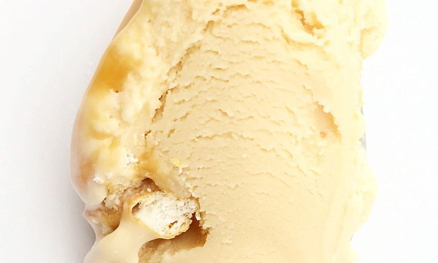 Рецепт карамельное мороженое с солеными претцелями и карамельной прослойкой