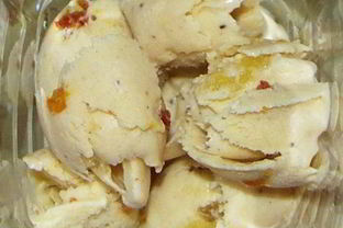 Медовое мороженое с кизилом и ананасом